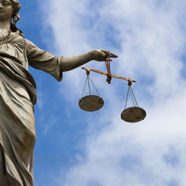 statue justice
